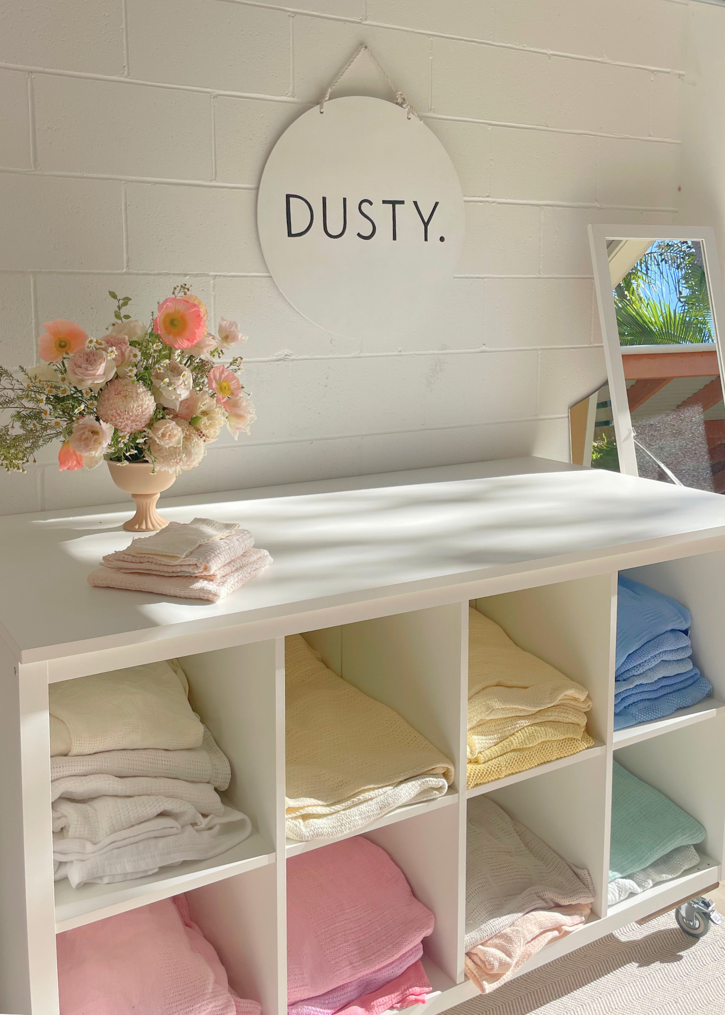 DUSTY THE LABEL STORE FRONT